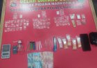 Grebek Rumah di Lape, Polres Sumbawa Temukan Puluhan Poket Sabu di Dalam Sebuah Dompet Pelaku